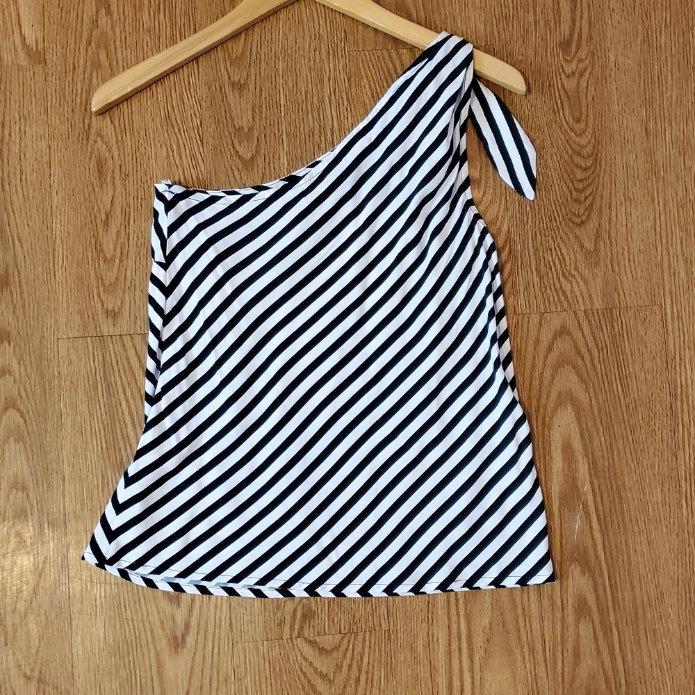 Splendid One Shoulder Tank - Picture 2 of 3
